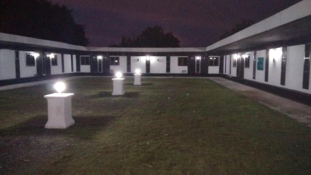 Transit Room Klia - Residence Villa Kampong Kubang Beras Buitenkant foto